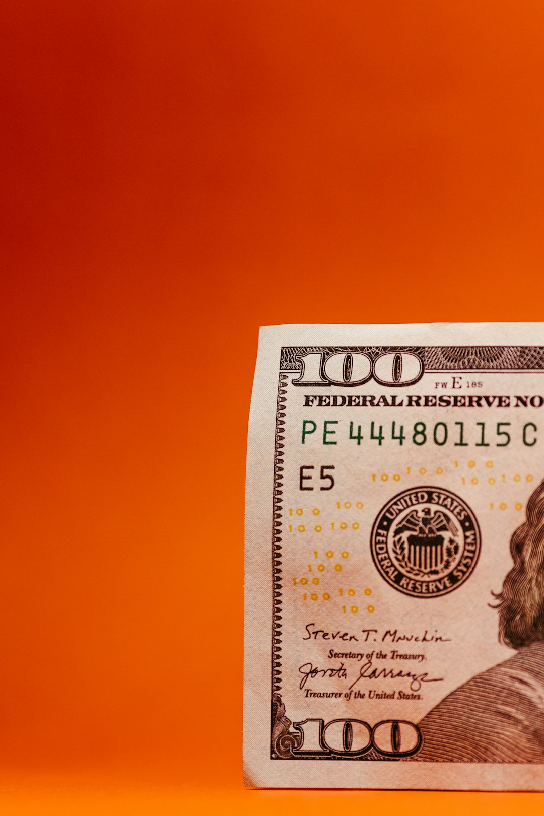 a-one-dollar-bill-with-a-mans-face-on-it-ktdlt3ub6g8